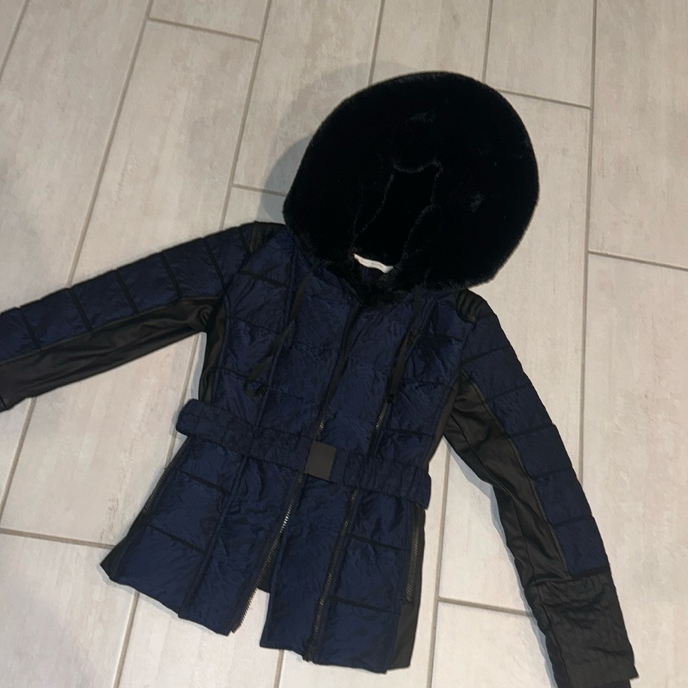 Blanc noir fur hood ski jacket Xs brand new condition